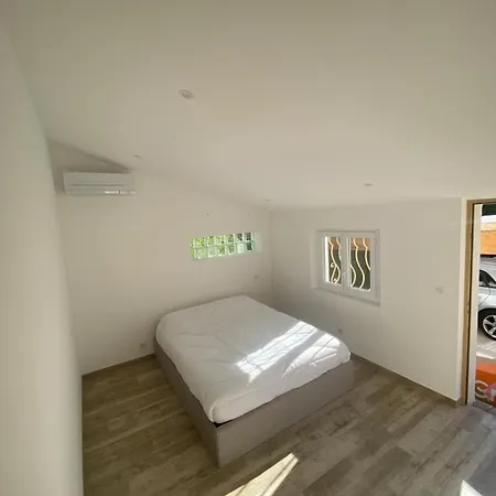 Dans Calme Proche De La Mer Avec Piscine Privee Appartement